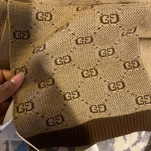 Gucci wool scarc